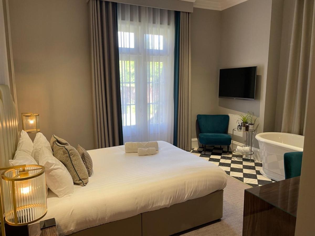 Deluxe Double Room Bath