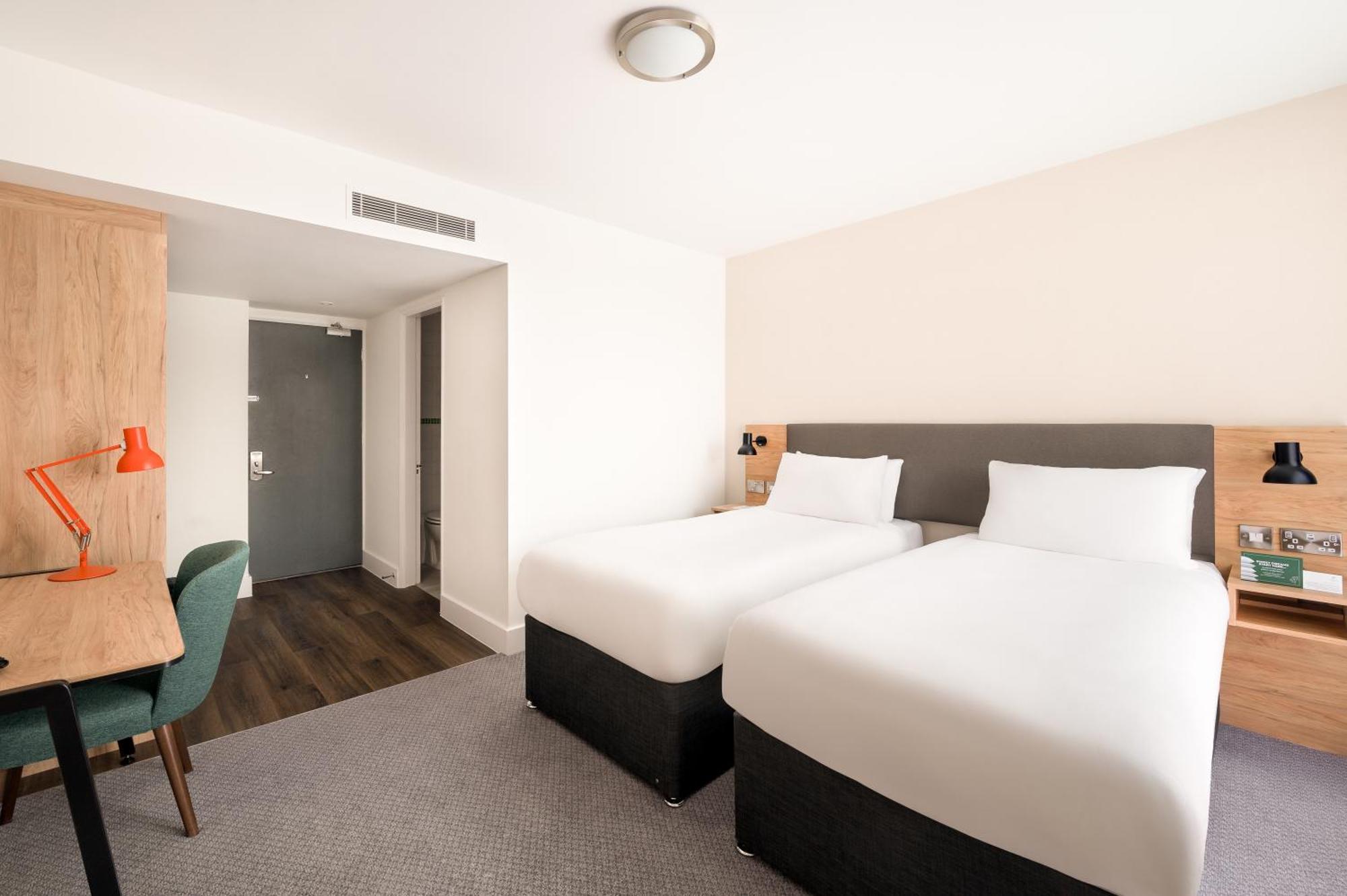 Standard Room with Two Single Beds
