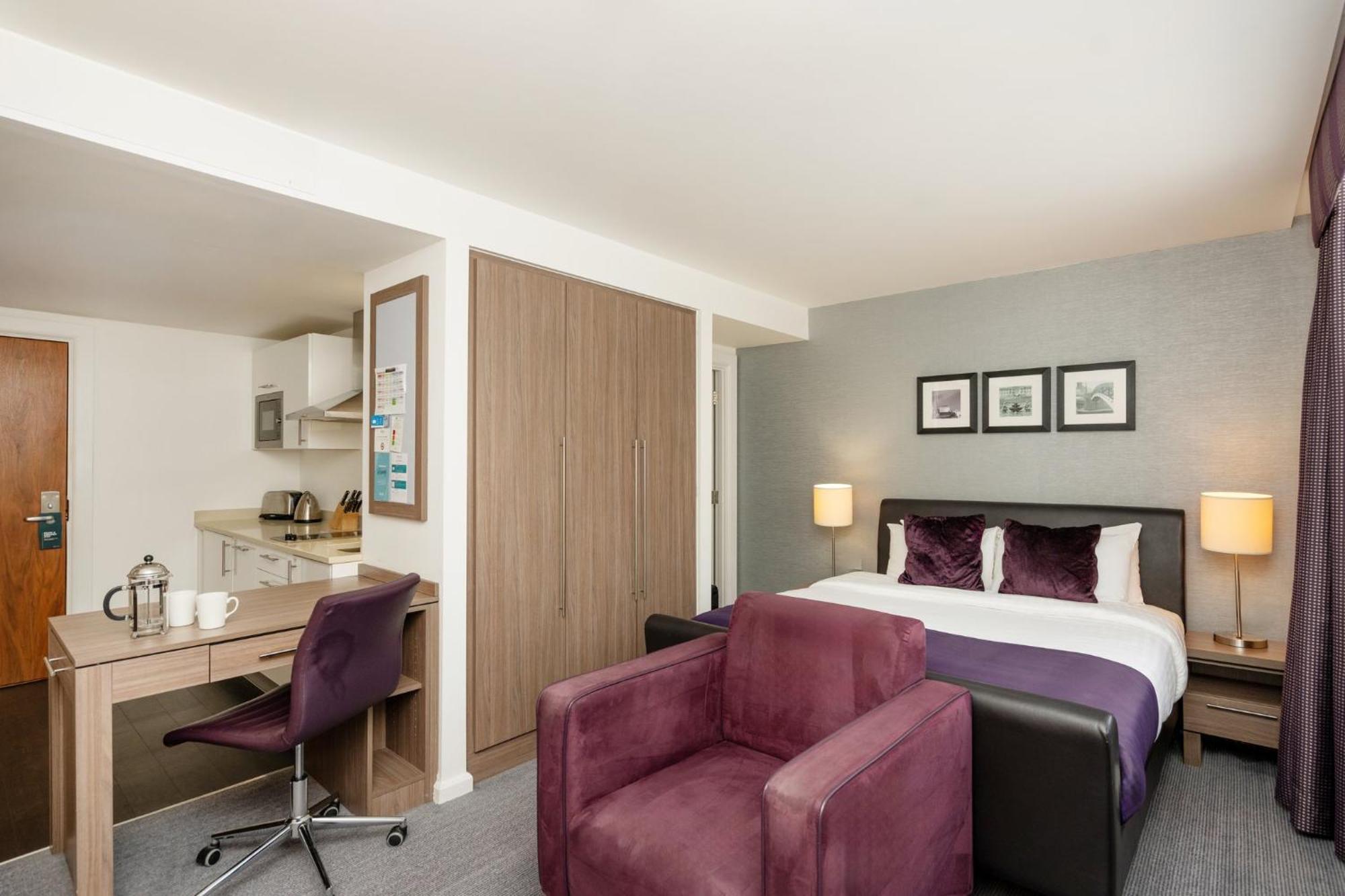 King Studio Suite