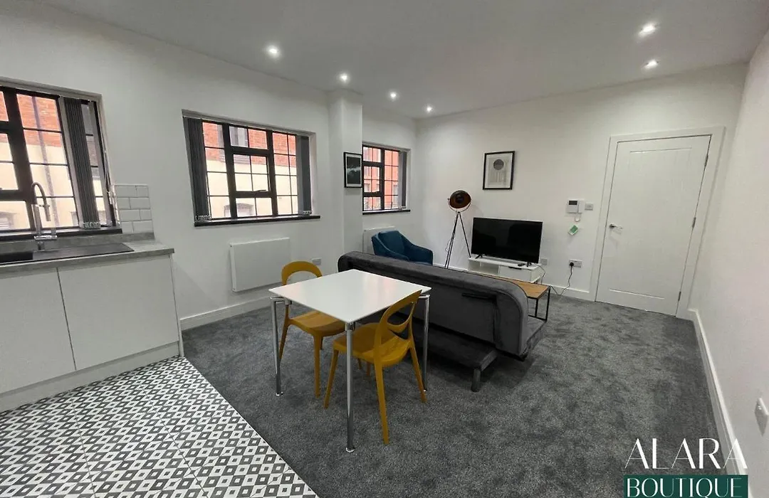 2 Bed Townhouse - Sleeps 5 - Parking - Wifi-1