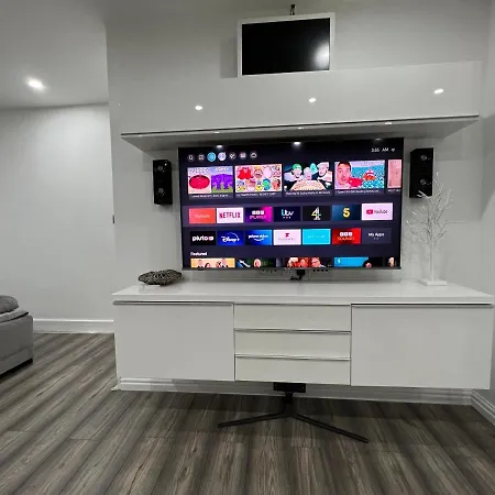 Penthouse Style Luxury 2 Bedroom House Has Hot-Tub, Extra Fees Apply-2