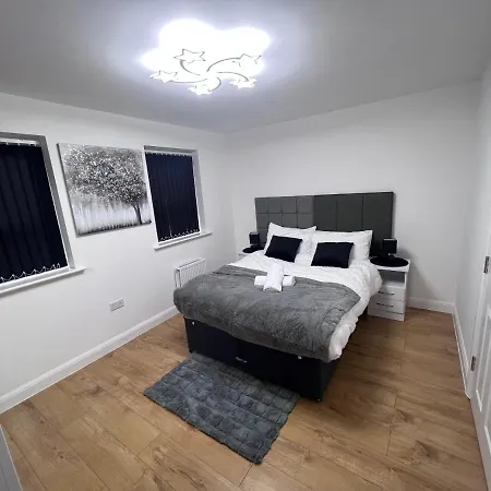 Luxury Birmingham City Centre Palace-3