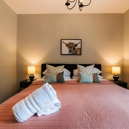 Boutique, Modern For Families, Contractors, Fast Wifi, Free Netflix-2